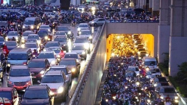Vì sao ôtô chạy trong thành phố tốn nhiên liệu hơn đường cao tốc?
