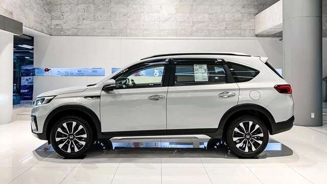 640-Honda-BRV-than-xe