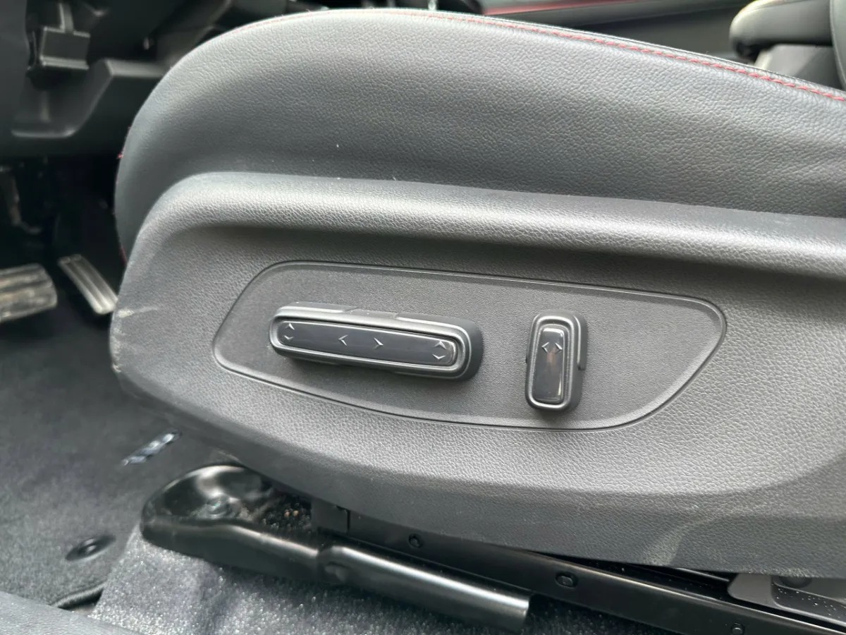 ghe-lai-chinh-dien-hrv-2025