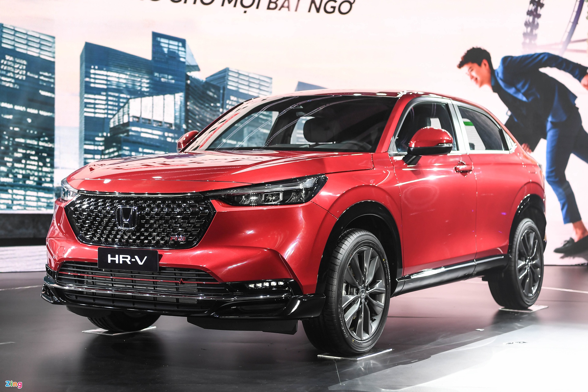 Chênh 45 triệu đồng, Honda HR-V RS hơn gì so với bản thấp hơn?