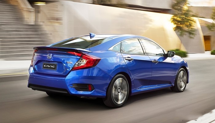 xe-gan-duoi-gio-civic-rs-2019